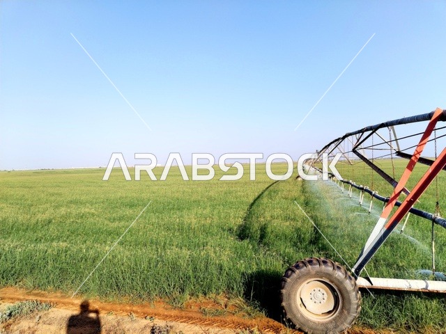 طائرة درون لسقي الاراضي الزراعيه والحقول الخضراء, زيادة انتاج وجودة المحاصيل الزراعيه, آلات واجهزه متطوره، أساليب الري المتقدمة في المملكة العربية السعودية، تطور التقنيه والتكنولوجيا الحديثه في الري وسقي المزروعات