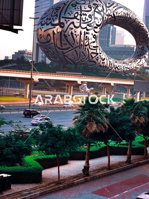 مبنى متحف المستقبل في إمارة دبي، معالم وأماكن سياحية مشهورة في الإمارات العربيه المتحده، الفن الهندسي المعماري للأبراج وناطحات السحاب على الطراز الحديث، التصاميم والديكورات المتميزة