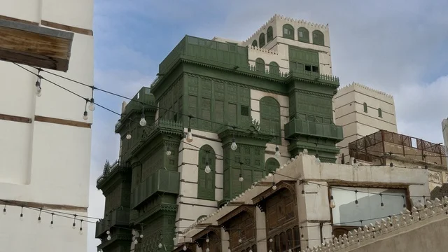 المباني الأثرية في البلد التاريخي بجدة في المملكة العربية السعودية، حواري البلد التاريخي في جدة، التصميم المعماري العربي القديم، المباني الأثرية، المعالم التاريخية في جدة، السياحة في السعودية