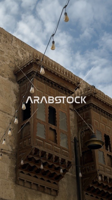 المباني الأثرية في البلد التاريخي بجدة في المملكة العربية السعودية، حواري البلد التاريخي في جدة، التصميم المعماري العربي القديم، المباني الأثرية، المعالم التاريخية في جدة، السياحة في السعودية