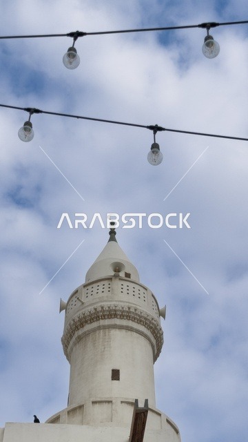 مئذنة مسجد في أحياء مدينة جدة التاريخية في المملكة العربية السعودية، المباني الأثرية في البلد التاريخي , فن التصميم المعماري على الطراز العربي الاسلامي القديم، أماكن سياحية تراثية شعبية، المعالم التاريخية في حي البلد