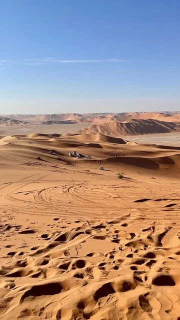 البيئة الطبيعية الصحراوية، التكوينات والتشكلات الرملية في صحراء الربع الخالي بالمملكة العربية السعودية، الهضاب و التلال من الرمال الناعمة الذهبية، خلفية الطبيعة