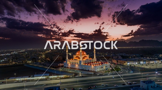 معالم وأماكن دينية اسلامية سياحية مشهورة, نداء المسلمين لأداء الصلوات والفرائض, التطور المعماري لبناء المساجد في المملكة العربية السعودية, مبنى مسجد الراجحي في حي الجزيرة بمدينة الرياض ، منظر السماء المبلدة بالغيوم وقت الغروب