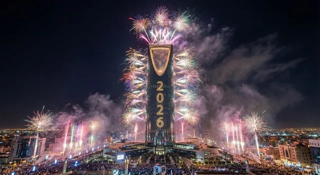 الابراج وناطحات السحاب بالرياض، الفعاليات الاحتفالية الترفيهية بالأعياد والمناسبات, الاستعداد لقدوم العام الجديد, أجواء الاحتفالات السنوية في المملكة, انطلاق المفرقعات والألعاب النارية في سماء السعودية ليلا, الاحتفال بعيد رأس السنة الميلادية 2026