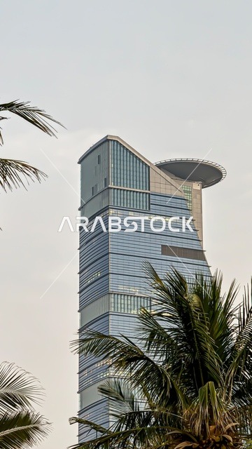 برج جدة بالمملكة العربية السعودية، الواجهه البحرية، الاشجار والنباتات الخضراء، كورنيش جدة، معالم جدة المشهورة، السياحة في السعودية