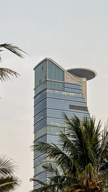 برج جدة بالمملكة العربية السعودية، الواجهه البحرية، الاشجار والنباتات الخضراء، كورنيش جدة، معالم جدة المشهورة، السياحة في السعودية