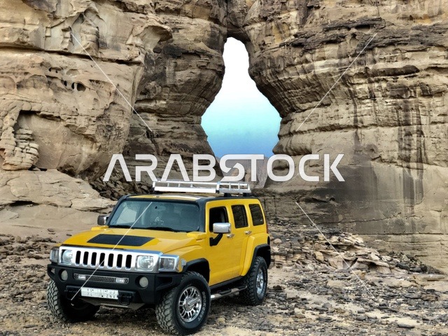 صخرة الفيل في العلا بالمملكة العربية السعودية ، التكوينات الصخرية الطبيعية في محافظة العلا ، صخرة الفيل في العلا ، بلدة العلا القديمة ، المعالم التاريخية والأثرية القديمة في العلا بالسعودية ، السياحة في السعودية