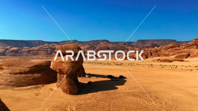 التكوينات والتشكيلات الصخرية على الوديان الجبلية في الأماكن الأثرية التاريخية المشهورة، وادي الديسة في منطقة تبوك، أرض النخيل والعيون الساحرة، سلاسل جبلية ومعالم طبيعية في السعودية، المناطق السياحية في المملكة