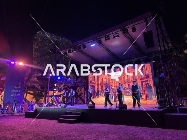 عرض رقص شعبي في فعالية شارع أسبانيا في مركز الملك عبدالعزيز الثقافي العالمي "إثراء" بمدينة الظهران في المنطقة الشرقية، المملكة العربية السعودية، يوم 11 من أكتوبر 2025، عروض موسيقية وفنية حية، أنشطة تفاعلية العائلات والأطفال ،رقصات فلامنكو ، مطاعم ومقاهي بطابع اسباني، أجواء احتفالية نابضة بالحياة.