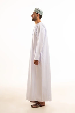 Omani Man in Traditional Dishdasha and Kumma Profile