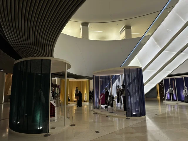 ملصقات فعالية شارع أسبانيا في مركز الملك عبدالعزيز الثقافي العالمي "إثراء" بمدينة الظهران في المنطقة الشرقية، المملكة العربية السعودية، يوم 11 من أكتوبر 2025، أنشطة تفاعلية العائلات والأطفال ،رقصات فلامنكو ، عروض موسيقية وفنية حية، مطاعم ومقاهي بطابع اسباني، أجواء احتفالية نابضة بالحياة.