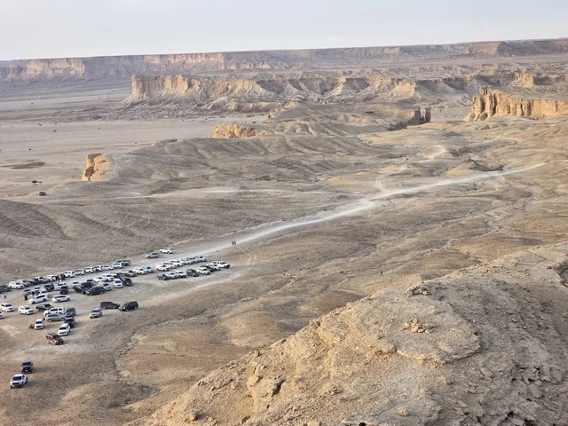 Rocky peaks, mountains and rocky elevations, desert areas, the Edge of the World, Tuwaiq Mountains in Najd in the Kingdom of Saudi Arabia, historical landmarks, tourism in Saudi Arabia, tourism in the Kingdom of Saudi Arabia.