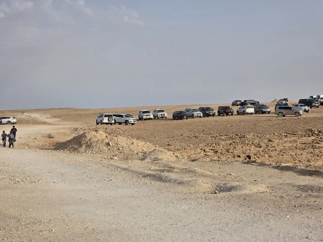 A popular destination for adventure and hiking enthusiasts, a natural view of the Edge of the World, the Tuwaiq Mountains in Riyadh, mountains in Najd in the Kingdom of Saudi Arabia, desert areas, rocky mountains and highlands, rocky peaks, historical landmarks, tourism in Saudi Arabia.