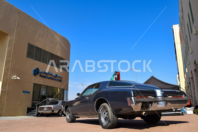 صورة لسيارة كلاسيكية مشاركة في احتفالات اليوم الوطني لدولة الإمارات العربية المتحدة ، بوادي مول ، فعاليات الإمارات ، السياحة في الإمارات