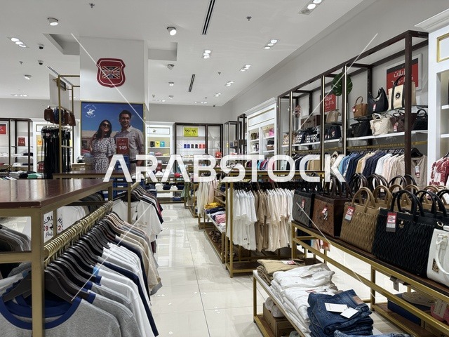 متجر وعلامة تجارية محلية في الشاطئ مول في مدينة الدمام، المنطقة الشرقية، المملكة العربية السعودية، مركز تجاري وترفيهي متكامل، مطاعم ومقاهي متنوعة،  مناطق ترفيهية للأطفال والعائلات، فعاليات موسمية وأنشطة تسويقية، أجواء عائلية لجميع الفئات.