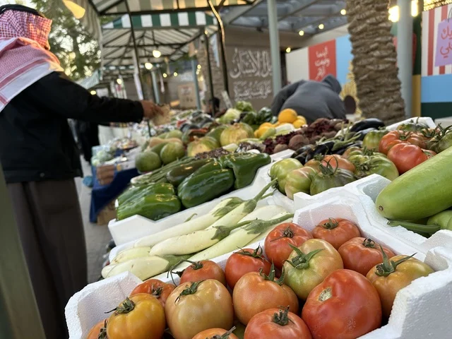 Shop for local products at the Jood Market in Prince Saud Park in Dhahran, Eastern Province, Saudi Arabia. It features artisanal products and homemade foods, outdoor shopping corners, family events, and recreational activities. It is an open community market that supports local projects, with a vibrant heritage and social atmosphere.