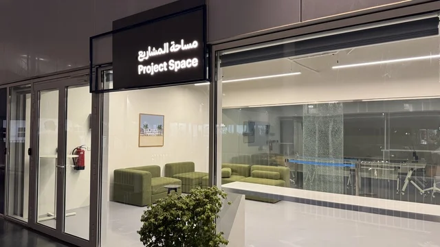 بيئة حضرية تحتضن الإبداع والفنون الحديثة ، حي جميل في مدينة جدة، المملكة العربية السعودية، وجهة ثقافية وفنية معاصرة، معارض فنية ومساحات إبداعية، فعاليات ثقافية ومجتمعية متنوعة، مقاهي ومناطق تجمع فني