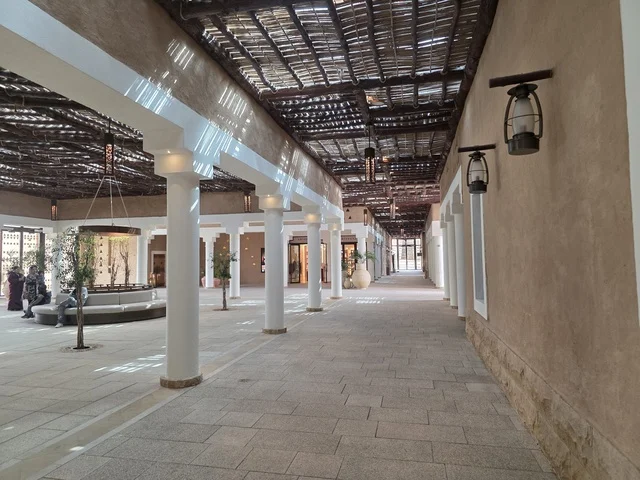 أحد أكبر المنازل التراثية، معالم أثرية تاريخية قديمة، أسوار الدرعية القديمة في مدينة الرياض في المملكة العربية السعودية، الفن الهندسي المعماري القديم، صورة للمباني الأثرية والبيوت الطينية في حي الطريف في الدرعية،  تاريخ الدولة السعودية الأولى