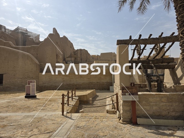 The first capital of the Al Saud family, ancient historical archaeological sites, the old walls of Diriyah in Riyadh, Saudi Arabia, ancient architectural engineering art, a picture of the archaeological buildings and mud houses in the Al-Turaif neighborhood in Diriyah, the history of the First Saudi State.
