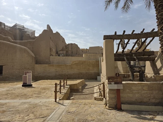 The first capital of the Al Saud family, ancient historical archaeological sites, the old walls of Diriyah in Riyadh, Saudi Arabia, ancient architectural engineering art, a picture of the archaeological buildings and mud houses in the Al-Turaif neighborhood in Diriyah, the history of the First Saudi State.