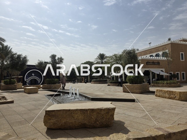 فعاليات مختلفة في الشرق الأوسط، أحد أكبر المنازل التراثية، معالم أثرية تاريخية قديمة، أسوار الدرعية القديمة في مدينة الرياض في المملكة العربية السعودية، صورة للمباني الأثرية والبيوت الطينية في حي الطريف في الدرعية،  تاريخ الدولة السعودية الأولى