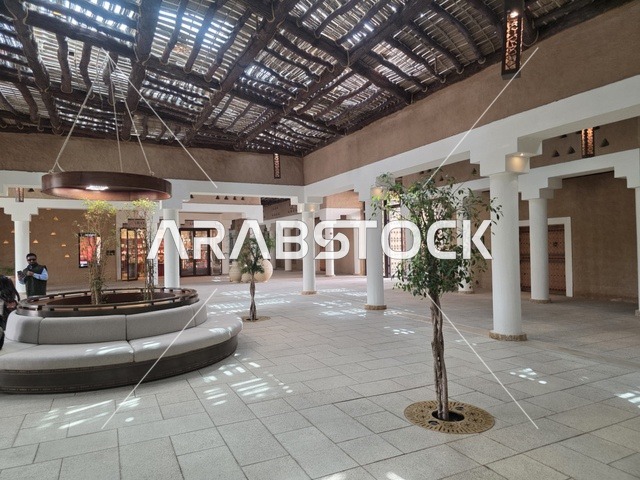 أحد أكبر المنازل التراثية، معالم أثرية تاريخية قديمة، أسوار الدرعية القديمة في مدينة الرياض في المملكة العربية السعودية، الفن الهندسي المعماري القديم، صورة للمباني الأثرية والبيوت الطينية في حي الطريف في الدرعية،  تاريخ الدولة السعودية الأولى