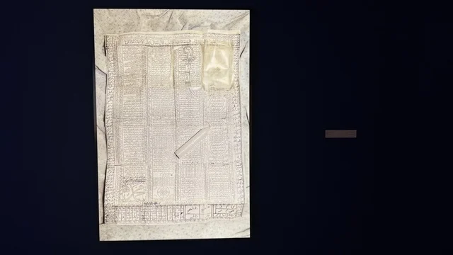 عرض الصور المتحركة في معرض الرسوم المتحركة في مدينة جدة، المملكة العربية السعودية، فعالية فنية وترفيهية مخصصة لعالم الأنيميشن، عرض شخصيات وأعمال كرتونية، تجارب تفاعلية وعروض بصرية، أنشطة تعليمية وترفيهية للأطفال والعائلات، أجواء تجمع الفن والتقنية.