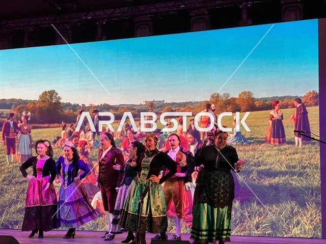 عرض رقص شعبي بفعالية شارع أسبانيا في مركز الملك عبدالعزيز الثقافي العالمي "إثراء" بمدينة الظهران في المنطقة الشرقية، المملكة العربية السعودية، يوم 11 من أكتوبر 2025، أنشطة تفاعلية العائلات والأطفال ،رقصات فلامنكو ، عروض موسيقية وفنية حية، مطاعم ومقاهي بطابع اسباني، أجواء احتفالية نابضة بالحياة.