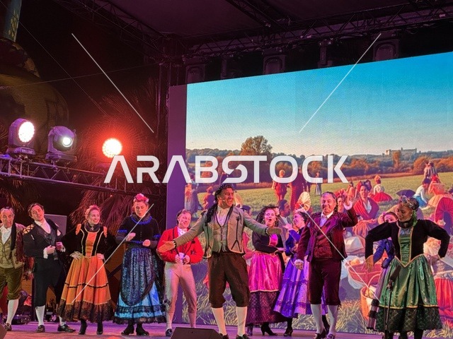 عرض رقص شعبي بفعالية شارع أسبانيا في مركز الملك عبدالعزيز الثقافي العالمي "إثراء" بمدينة الظهران في المنطقة الشرقية، المملكة العربية السعودية، يوم 11 من أكتوبر 2025، أنشطة تفاعلية العائلات والأطفال ،رقصات فلامنكو ، عروض موسيقية وفنية حية، مطاعم ومقاهي بطابع اسباني، أجواء احتفالية نابضة بالحياة.