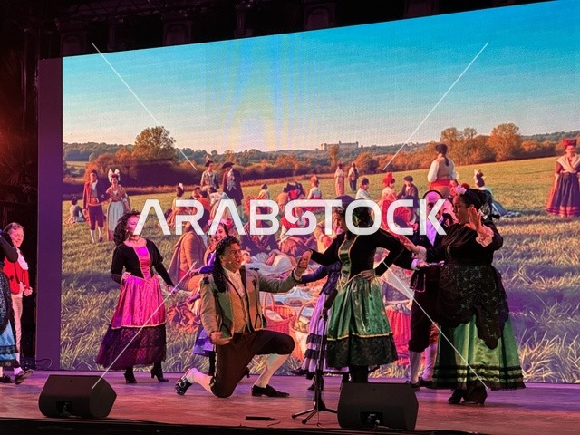 عرض رقص شعبي بفعالية شارع أسبانيا في مركز الملك عبدالعزيز الثقافي العالمي "إثراء" بمدينة الظهران في المنطقة الشرقية، المملكة العربية السعودية، يوم 11 من أكتوبر 2025، أنشطة تفاعلية العائلات والأطفال ،رقصات فلامنكو ، عروض موسيقية وفنية حية، مطاعم ومقاهي بطابع اسباني، أجواء احتفالية نابضة بالحياة.