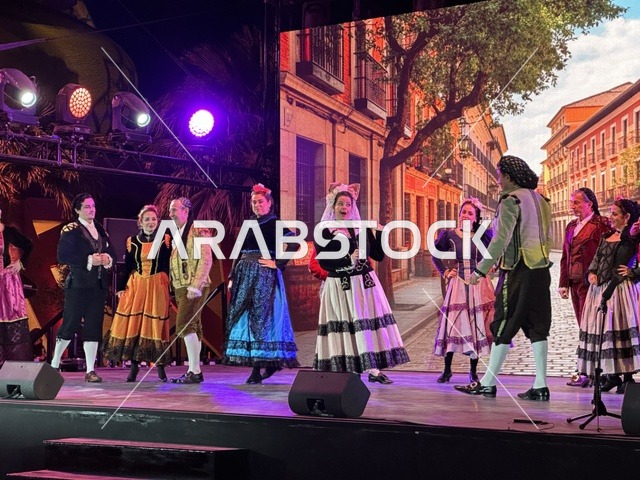 عرض رقص شعبي بفعالية شارع أسبانيا في مركز الملك عبدالعزيز الثقافي العالمي "إثراء" بمدينة الظهران في المنطقة الشرقية، المملكة العربية السعودية، يوم 11 من أكتوبر 2025، أنشطة تفاعلية العائلات والأطفال ،رقصات فلامنكو ، عروض موسيقية وفنية حية، مطاعم ومقاهي بطابع اسباني، أجواء احتفالية نابضة بالحياة.