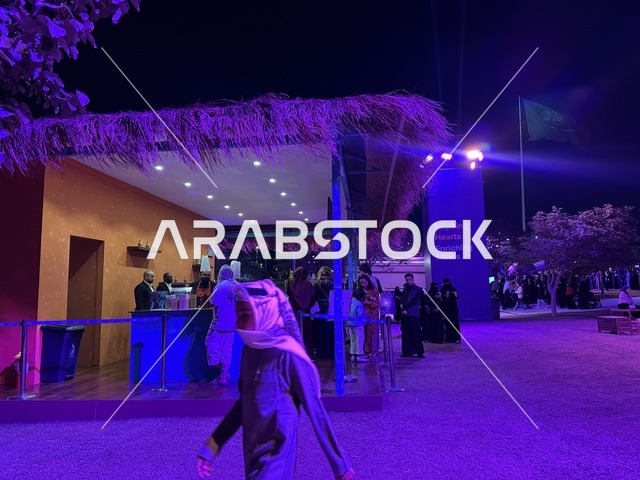 مطعم راقي بفعالية شارع أسبانيا في مركز الملك عبدالعزيز الثقافي العالمي "إثراء" بمدينة الظهران في المنطقة الشرقية، المملكة العربية السعودية، يوم 11 من أكتوبر 2025، أنشطة تفاعلية العائلات والأطفال ،رقصات فلامنكو ، عروض موسيقية وفنية حية، مطاعم ومقاهي بطابع اسباني، أجواء احتفالية نابضة بالحياة.