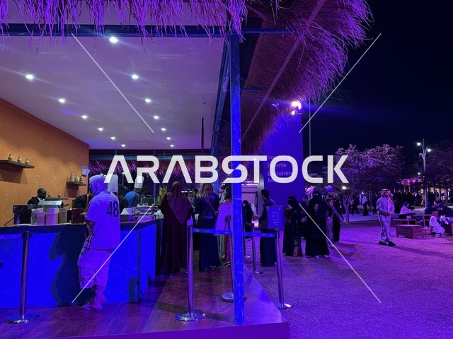 مطعم راقي بفعالية شارع أسبانيا في مركز الملك عبدالعزيز الثقافي العالمي "إثراء" بمدينة الظهران في المنطقة الشرقية، المملكة العربية السعودية، يوم 11 من أكتوبر 2025، أنشطة تفاعلية العائلات والأطفال ،رقصات فلامنكو ، عروض موسيقية وفنية حية، مطاعم ومقاهي بطابع اسباني، أجواء احتفالية نابضة بالحياة.