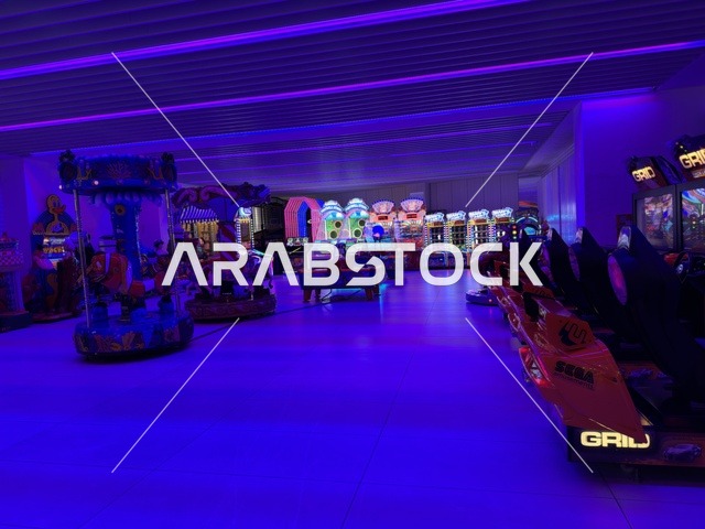 مدينة العاب ترفيهية في مارينا مول في مدينة الدمام، المنطقة الشرقية، المملكة العربية السعودية، مركز تسوق وترفيه مطل على الواجهة البحرية، متاجر وعلامات تجارية متنوعة، مطاعم ومقاهي بإطلالات بحرية، مرافق ترفيهية وخدمية، وجهة عائلية تجمع التسوق والترفيه