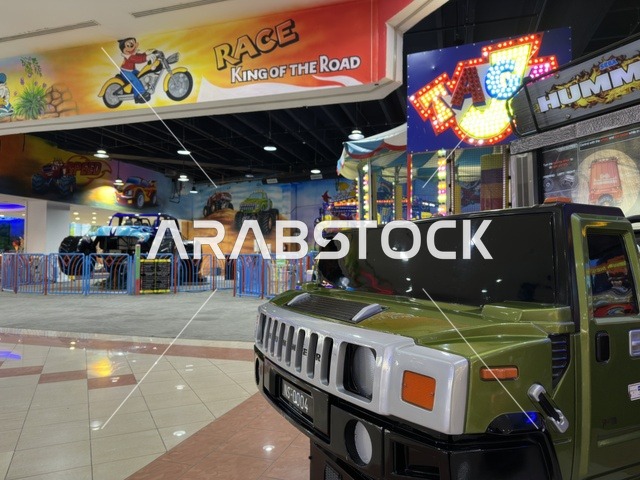 مدينة العاب ترفيهية في مارينا مول في مدينة الدمام، المنطقة الشرقية، المملكة العربية السعودية، مركز تسوق وترفيه مطل على الواجهة البحرية، متاجر وعلامات تجارية متنوعة، مطاعم ومقاهي بإطلالات بحرية، مرافق ترفيهية وخدمية، وجهة عائلية تجمع التسوق والترفيه