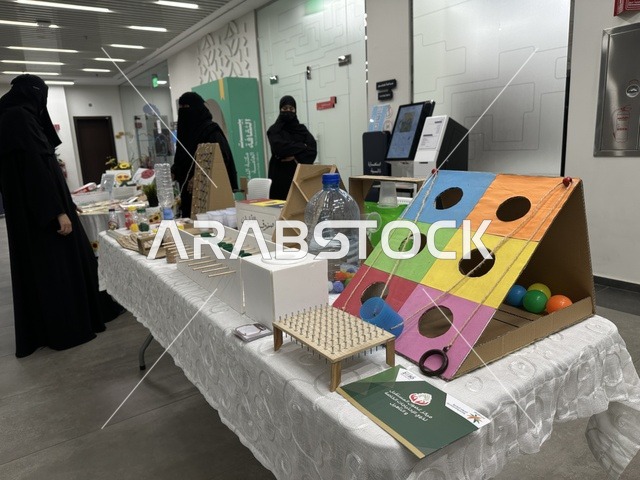 ورش تعليمية تفاعلية، يوم التعليم العالمي في مكتبة الثقافة، مكتبة الدمام العامة، المملكة العربية السعودية، يوم 30 من يناير 2026 ،فعالية تعليمية وثقافية تسلط الضوء على أهمية التعليم ودوره في بناء المجتمعات، مشاركات طلابية وحوار تفاعلي، بيئة ثقافية ملهمة تحتفي بالعلم والمعرفة وتدعم التعلم المستدام.