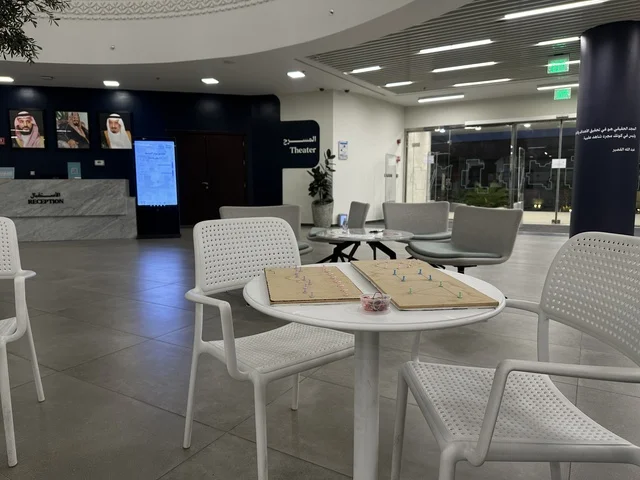 ورش تعليمية تفاعلية، يوم التعليم العالمي في مكتبة الثقافة، مكتبة الدمام العامة، المملكة العربية السعودية، يوم 30 من يناير 2026 ،فعالية تعليمية وثقافية تسلط الضوء على أهمية التعليم ودوره في بناء المجتمعات، مشاركات طلابية وحوار تفاعلي، بيئة ثقافية ملهمة تحتفي بالعلم والمعرفة وتدعم التعلم المستدام.