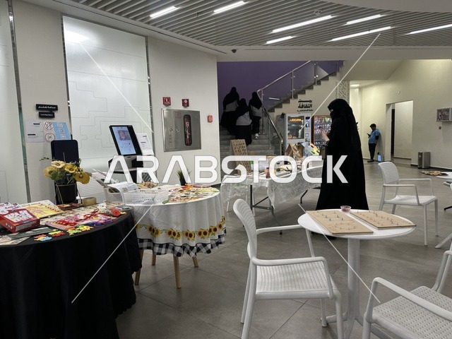 ورش تعليمية تفاعلية، يوم التعليم العالمي في مكتبة الثقافة، مكتبة الدمام العامة، المملكة العربية السعودية، يوم 30 من يناير 2026 ،فعالية تعليمية وثقافية تسلط الضوء على أهمية التعليم ودوره في بناء المجتمعات، مشاركات طلابية وحوار تفاعلي، بيئة ثقافية ملهمة تحتفي بالعلم والمعرفة وتدعم التعلم المستدام.