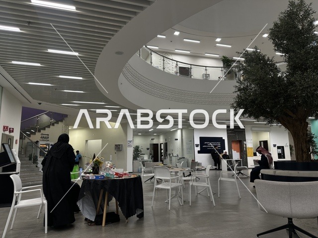 فعالية تعليمية وثقافية تسلط الضوء على أهمية التعليم ودوره في بناء المجتمعات، يوم التعليم العالمي في مكتبة الثقافة، مكتبة الدمام العامة، المملكة العربية السعودية، يوم 30 من يناير 2026 ، ورش تعليمية تفاعلية، مشاركات طلابية وحوار تفاعلي، بيئة ثقافية ملهمة تحتفي بالعلم والمعرفة وتدعم التعلم المستدام.