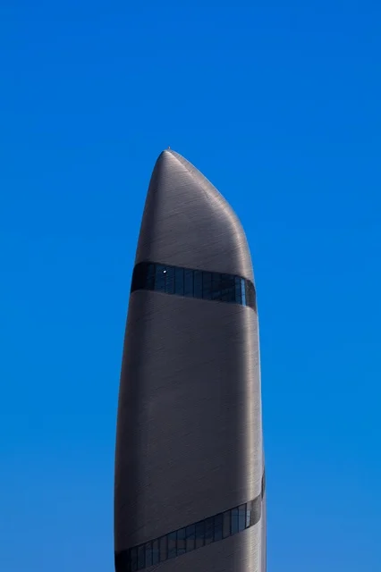 مركز الملك عبد العزيز الثقافي العالمي في مدينة الظهران، مركز إثراء الثقافي، مكاتب ومتاحف عصرية، منارة ومعالم سياحية مشهورة, الفن الهندسي المعماري المتميز على الطراز الحديث في المملكة العربية السعودية, منظر السماء الزرقاء مركز الملك عبد العزيز الثقافي العالمي في مدينة الظهران، مركز إثراء الثقافي، مكاتب ومتاحف عصرية، منارة ومعالم سياحية مشهورة, الفن الهندسي المعماري المتميز على الطراز الحديث في المملكة العربية السعودية, منظر السماء الزرقاء