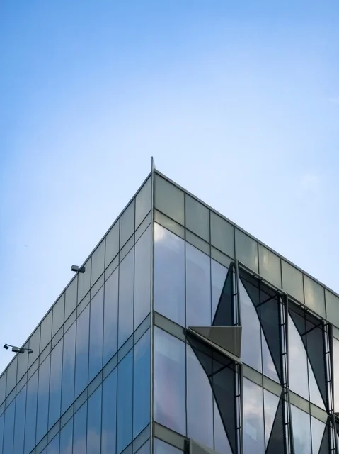 مركز اعمال ومكاتب متطور فى دبي، أفق مدينة دبي, النهضة الاقتصادية والتطور العمراني لأبراج وناطحات السحاب في الامارات العربية المتحدة، الفن الهندسي المعماري على الطراز الحديث مركز اعمال ومكاتب متطور فى دبي، أفق مدينة دبي, النهضة الاقتصادية والتطور العمراني لأبراج وناطحات السحاب في الامارات العربية المتحدة، الفن الهندسي المعماري على الطراز الحديث