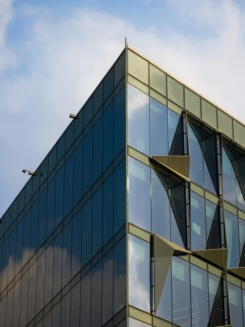 مركز اعمال ومكاتب متطور فى دبي، أفق مدينة دبي, النهضة الاقتصادية والتطور العمراني لأبراج وناطحات السحاب في الامارات العربية المتحدة، الفن الهندسي المعماري على الطراز الحديث مركز اعمال ومكاتب متطور فى دبي، أفق مدينة دبي, النهضة الاقتصادية والتطور العمراني لأبراج وناطحات السحاب في الامارات العربية المتحدة، الفن الهندسي المعماري على الطراز الحديث