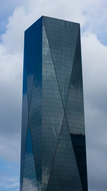 مركز اعمال ومكاتب متطور فى دبي، أفق مدينة دبي, النهضة الاقتصادية والتطور العمراني لأبراج وناطحات السحاب في الامارات العربية المتحدة، الفن الهندسي المعماري على الطراز الحديث