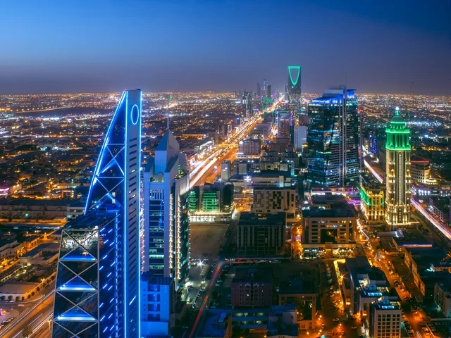 صورة من الاعلى لمدينة الرياض, الأبراج و ناطحات السحاب، الفن الهندسي المعماري ، معالم سياحية مشهورة بالرياض في المملكة العربية السعودية صورة من الاعلى لمدينة الرياض, الأبراج و ناطحات السحاب، الفن الهندسي المعماري ، معالم سياحية مشهورة بالرياض في المملكة العربية السعودية