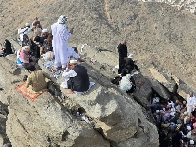 Mount Noor in Mecca, visitors from all over the world flock to visit the Cave of Hira, the peaks and mountain heights, famous religious landmarks in the Kingdom of Saudi Arabia, a sacred Islamic place.