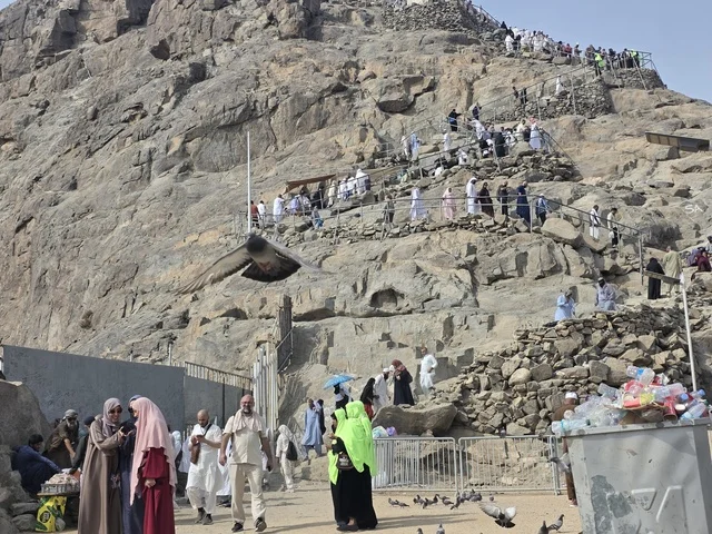 Mount Noor in Mecca, visitors from all over the world flock to visit the Cave of Hira, the peaks and mountain heights, famous religious landmarks in the Kingdom of Saudi Arabia, a sacred Islamic place.