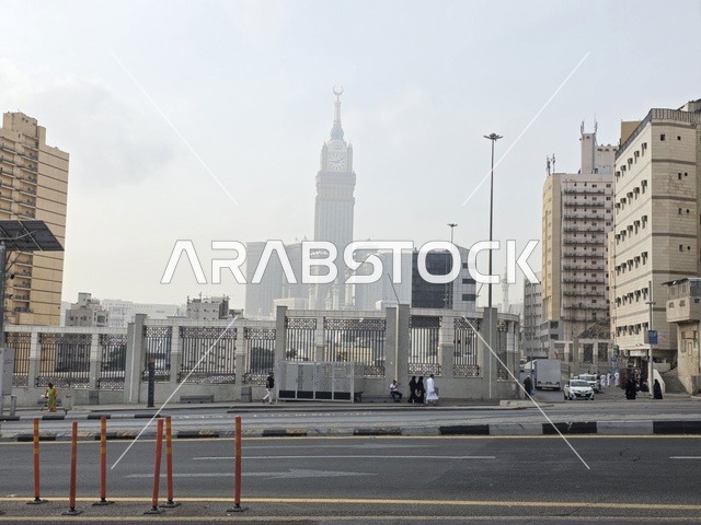 قبر امنا خديجة بنت خويلد رضي الله عنها، مقبرة مقدسة في العالم الاسلامي، مقبرة جنة المعلاة (مقبرة الحجون) على سفح جبل الحجون، المقبرة الرئيسية لأهل مكة المكرمة منذ عصر ما قبل الإسلام