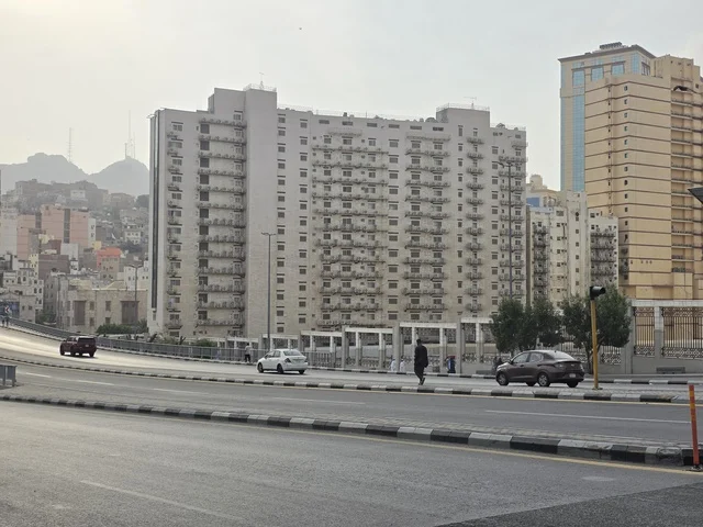 The Cemetery of Jannat al-Mu'alla (Al-Hajun Cemetery) is located at the foot of Mount Al-Hajun. It has been the main cemetery for the people of Mecca since the pre-Islamic era and is a sacred cemetery in the Islamic world, containing the grave of our mother Khadijah bint Khuwaylid, may Allah be pleased with her. The Cemetery of Jannat al-Mu'alla (Al-Hajun Cemetery) is located at the foot of Mount Al-Hajun. It has been the main cemetery for the people of Mecca since the pre-Islamic era and is a sacred cemetery in the Islamic world, containing the grave of our mother Khadijah bint Khuwaylid, may Allah be pleased with her.