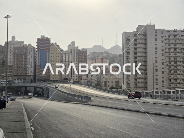 قبر امنا خديجة بنت خويلد رضي الله عنها، مقبرة مقدسة في العالم الاسلامي، مقبرة جنة المعلاة (مقبرة الحجون) على سفح جبل الحجون، المقبرة الرئيسية لأهل مكة المكرمة منذ عصر ما قبل الإسلام