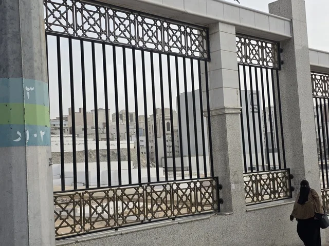 A sacred cemetery in the Islamic world, the Cemetery of Jannat al-Mu'alla (the Al-Hajun Cemetery) at the foot of Mount Al-Hajun, is the main cemetery for the people of Mecca since the pre-Islamic era, and it is the grave of our mother Khadijah bint Khuwaylid, may Allah be pleased with her.